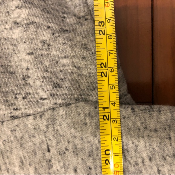 Pink Crop Sweatshirt Light Grey Off shoulder style tattoo show off back - Picture 5 of 6